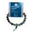 Fluoriet powerbead armband van 8 mm kralen in groen en paars op elastiek met displaykaartje van Ruben Robijn