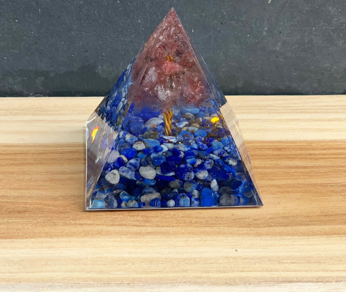 Orgonite piramide blauw