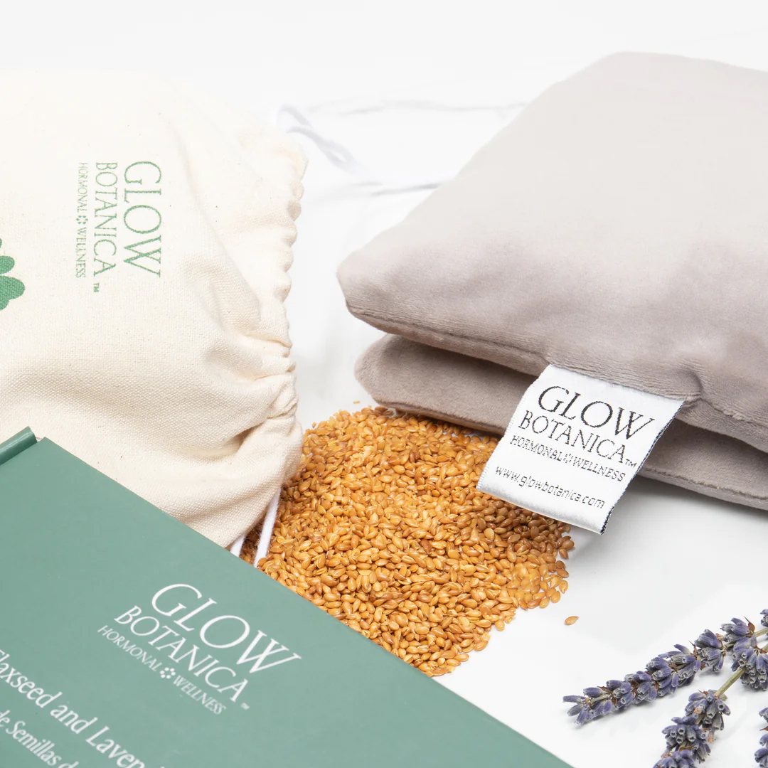 Glow Botanica thermisch kussen van lavendel en lijnzaad in ontspannende setting