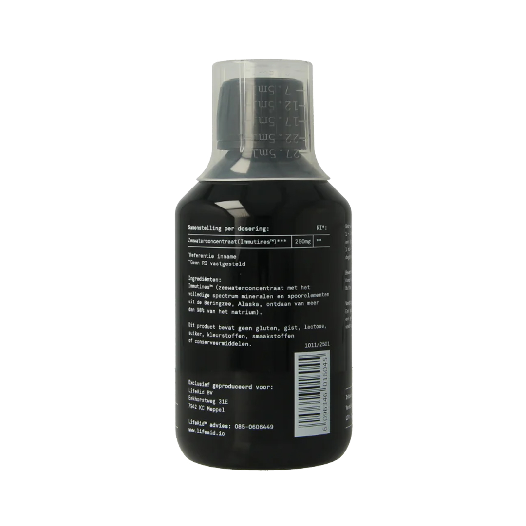 Fles LifeAid Immutines grootverpakking 250 ml met doseerdop, marien plasma uit de Beringzee rijk aan natuurlijke mineralen en spoorelementen.